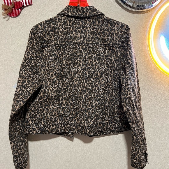 NWOT Cheetah Jean Jacket size extra large - Picture 6 of 6